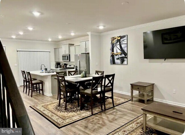 Building Photo - 5088 Silver Oak Dr