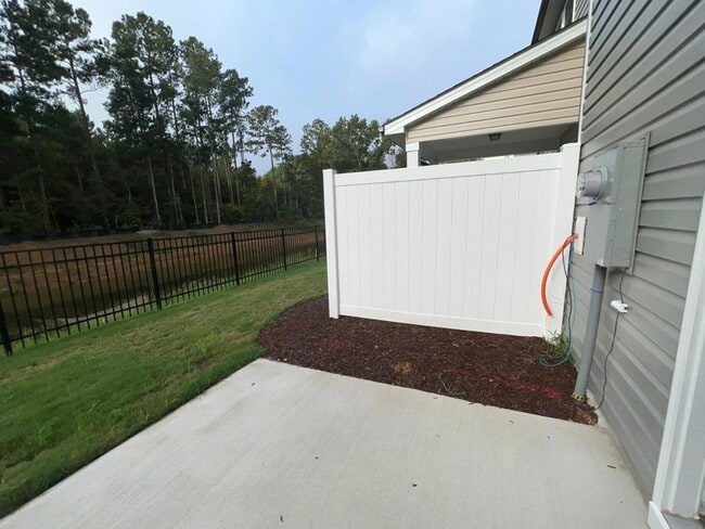 Building Photo - 17 Fairwinds Dr