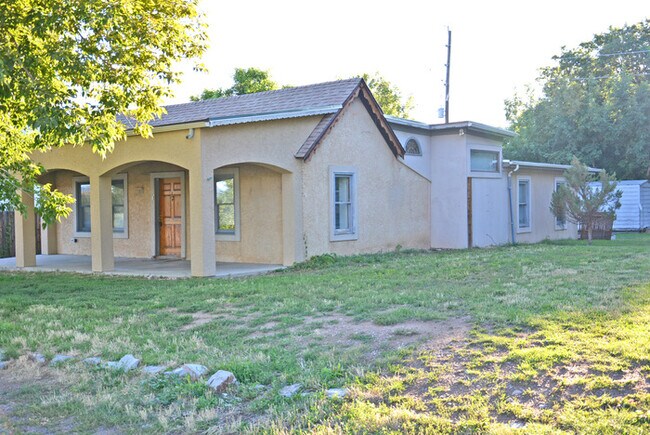 Building Photo - Detached Rental Property