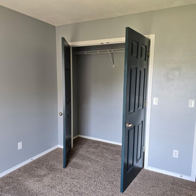 Building Photo - 120 Bailey Cir
