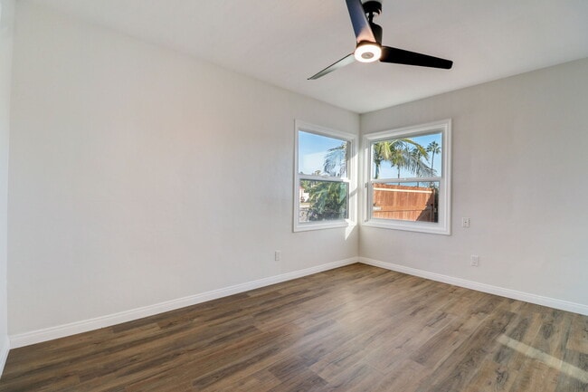 Building Photo - 902 9th St