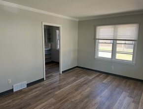 Building Photo - JP409-411 E. Bismark