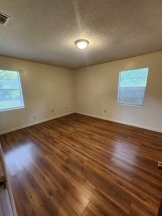 Building Photo - 917 Charles C. Frasier Blvd