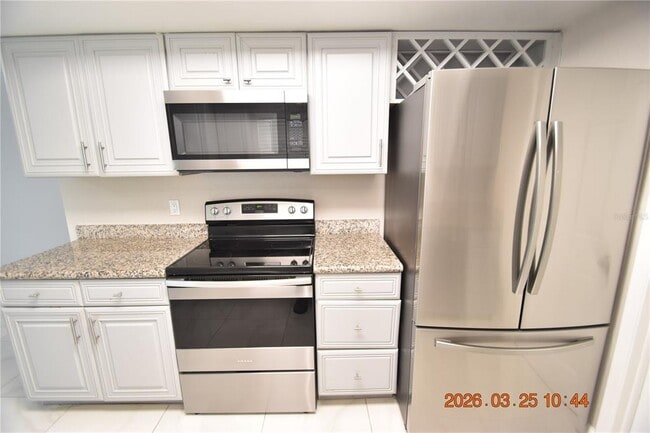 Building Photo - 2600 60th Ave S