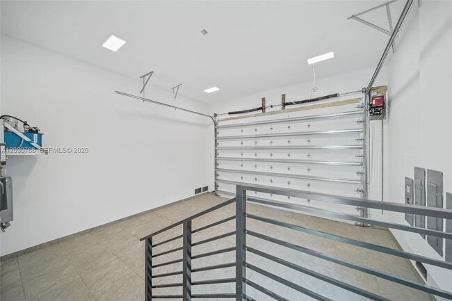 Building Photo - 278 190th St