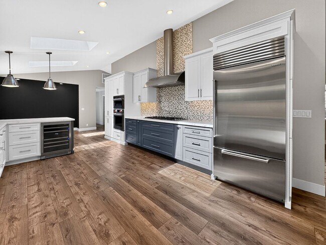 Building Photo - Gorgeous 4 Bedroom PLUS Spacious Bonus Room with Pool in Desired Alamo Neighborhood Available Now!