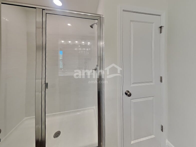 Building Photo - 20451 Calla Lily Dr