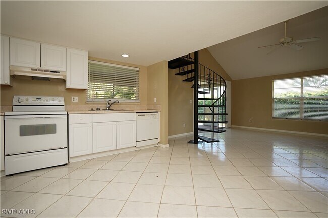 Building Photo - 165 Crown Dr