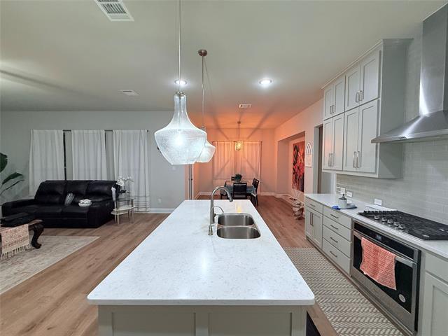 Building Photo - 208 Hardwood Trl