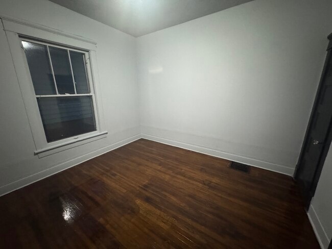 Building Photo - 102 Kentucky Ave