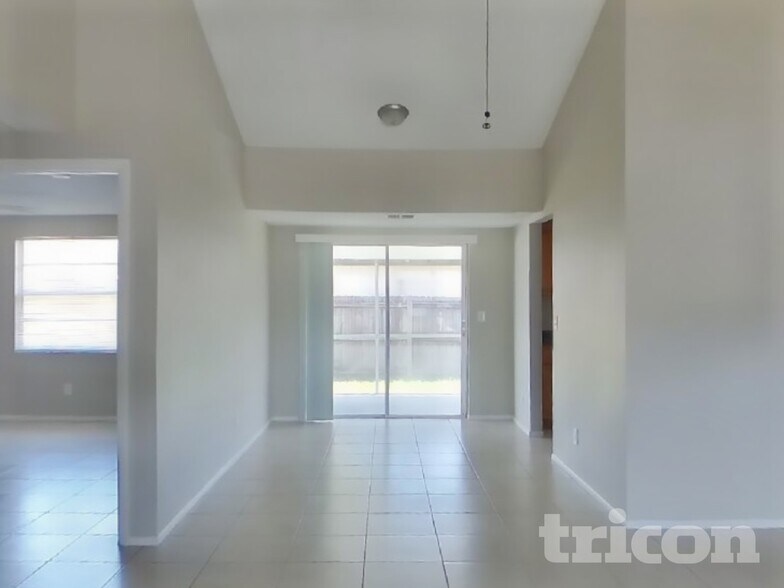 Building Photo - 10108 Hickory Hollow Ct