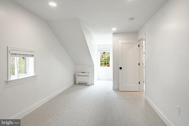Building Photo - 539 Northbrook Rd