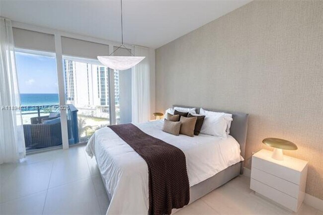 Building Photo - 17550 Collins Ave