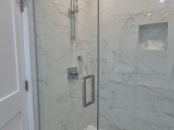 Building Photo - NO MIN CREDIT SCORE REQUIRED, BK OKAY, PAST EVICTION OKAY!, BACKGROUND FRIENDLY. Apply at "The Re...