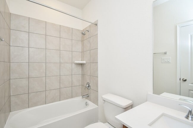 Building Photo - 8138 Leisure Pt Dr