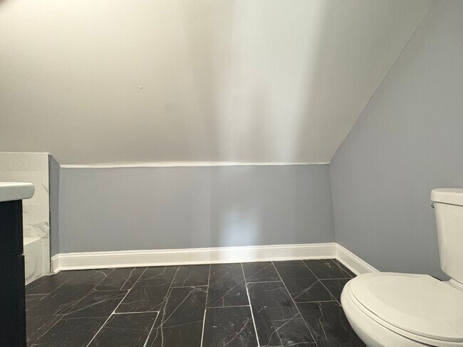 Unit 3 - 495 Clinton Ave