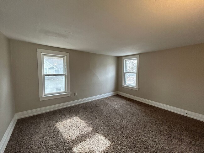 Building Photo - Fabulous 2 Bedroom Home For Rent