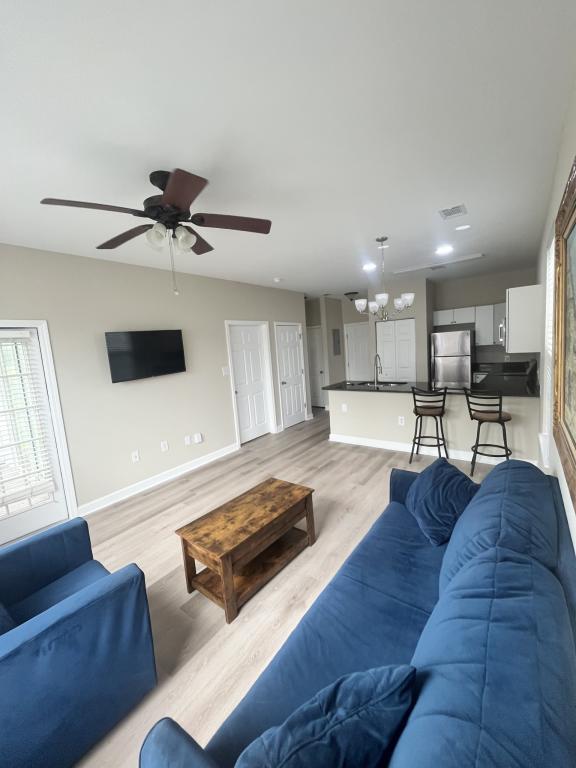 Building Photo - 1314 River Oaks Dr