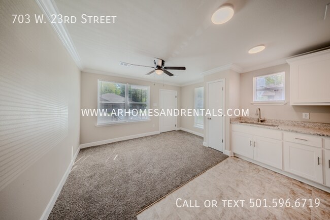 Building Photo - 703 W 23rd St