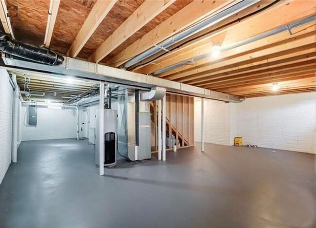 Building Photo - 8914 Red Hawk Ct