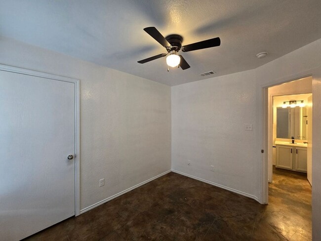 Building Photo - RENT REDUCTION - AVAILABLE NOW!