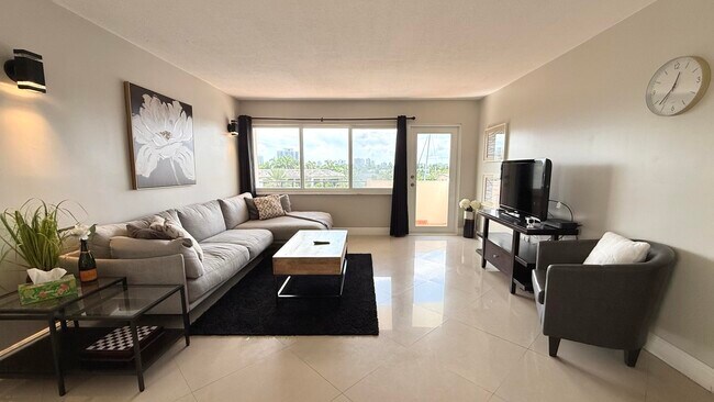 Building Photo - 401 Golden Isles Dr