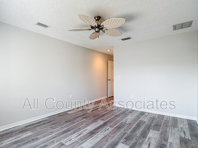 Building Photo - 1007 S Pointe Alexis Dr