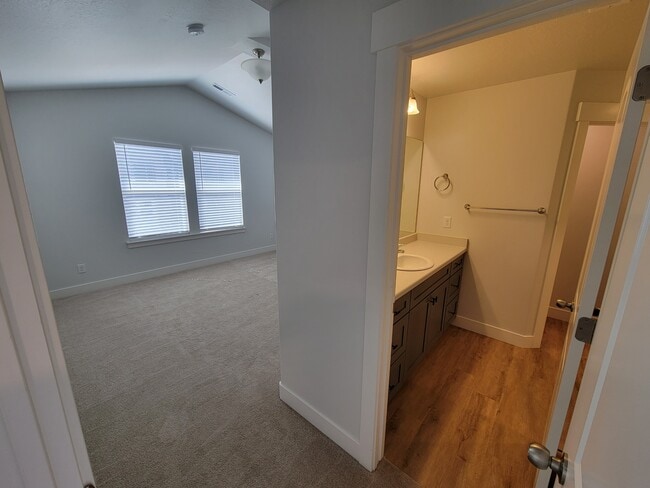 Building Photo - 1455 N 3860 W