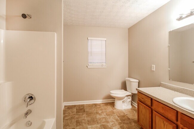 Building Photo - 4385 Bradley Dr SW