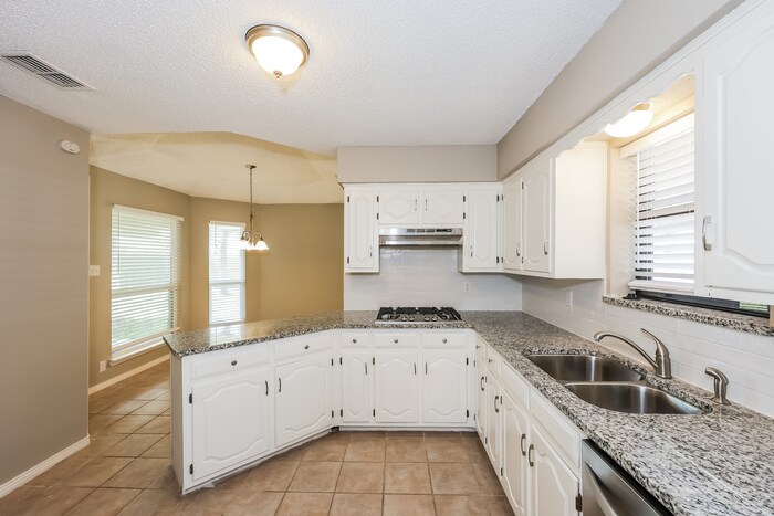 Building Photo - 106 Pueblo Dr