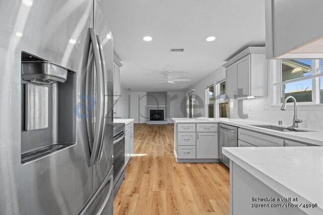 Building Photo - 1275 Sweetbrier Pl