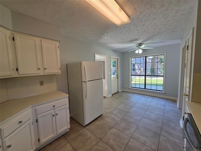 Building Photo - 6225 Whitewater Ct