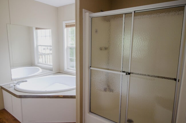 Building Photo - 9289 E River Dr