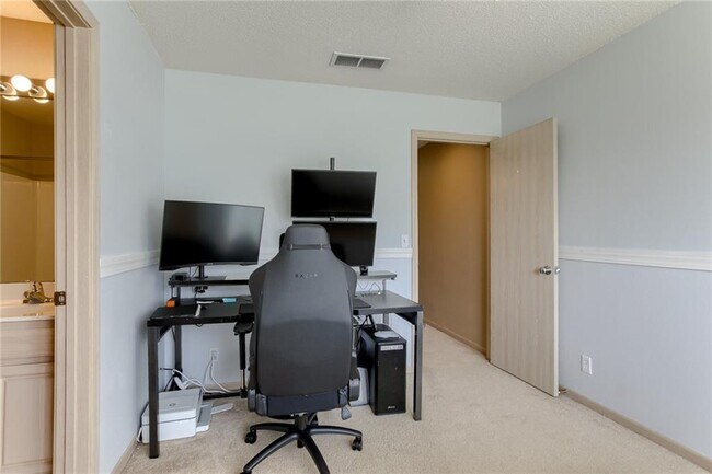 Building Photo - 2157 SW Rambling Vine Rd