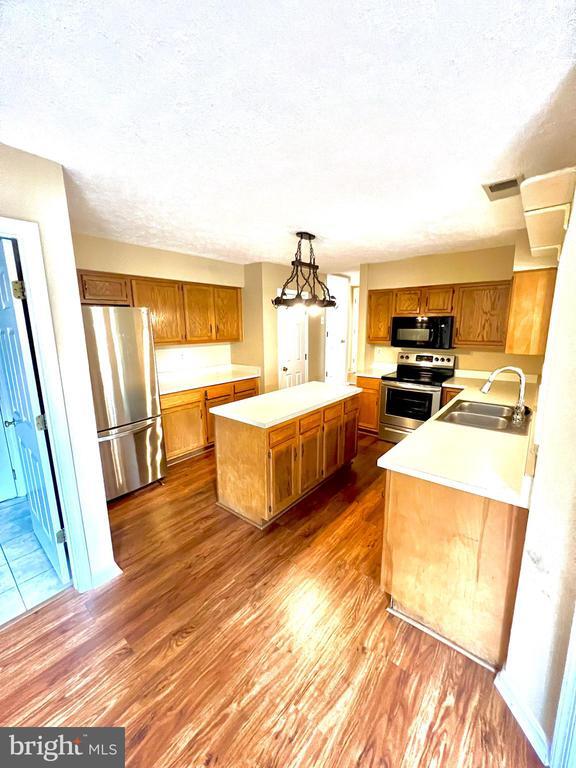 Building Photo - 4306 Lord Fairfax Ct