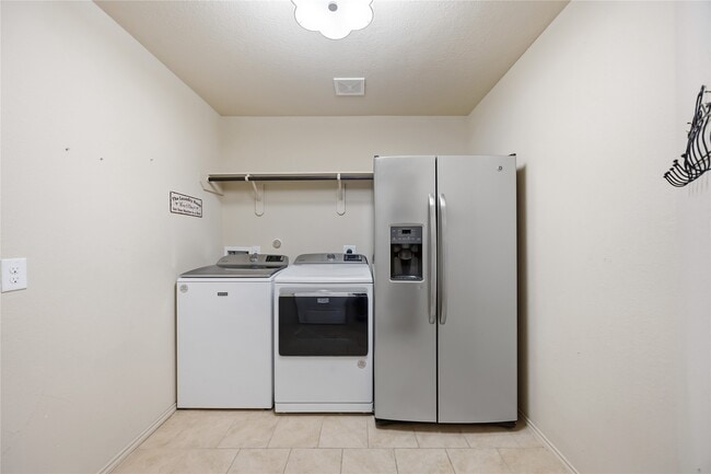 Building Photo - 21615 Cavallo Ln