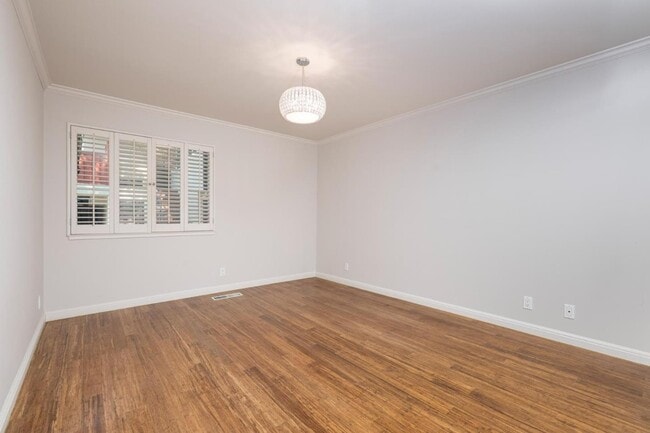 Building Photo - 605 Highland Ave