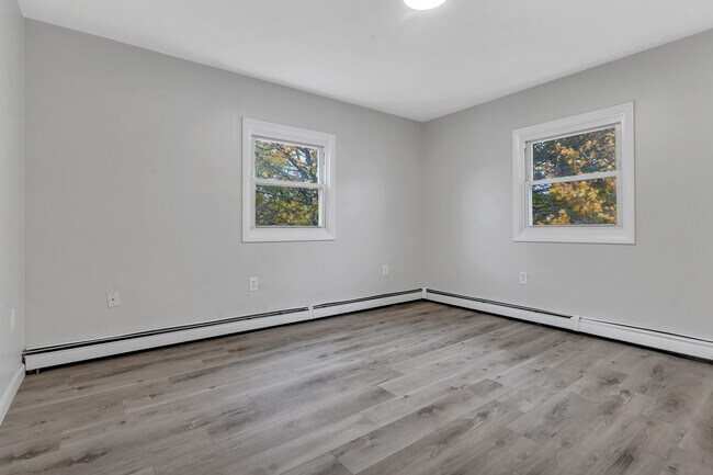 Building Photo - 105 Roosevelt St