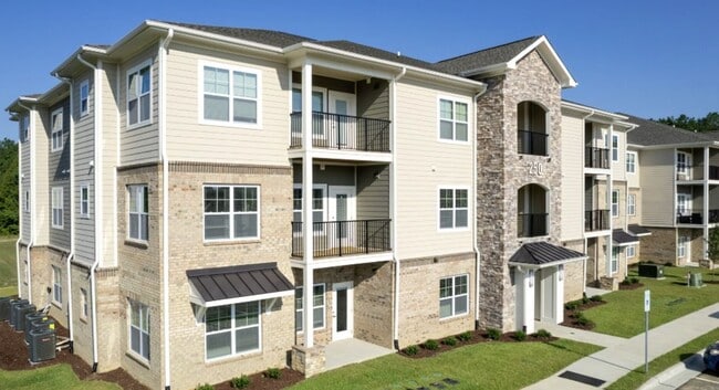Building Photo - The Groves at 421