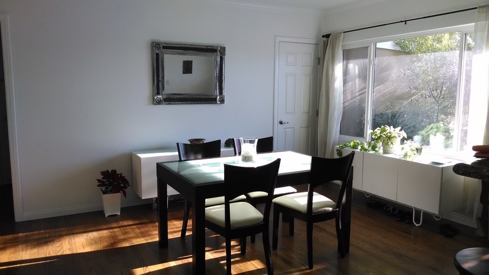 Primary Photo - 914 Fonthill Ave