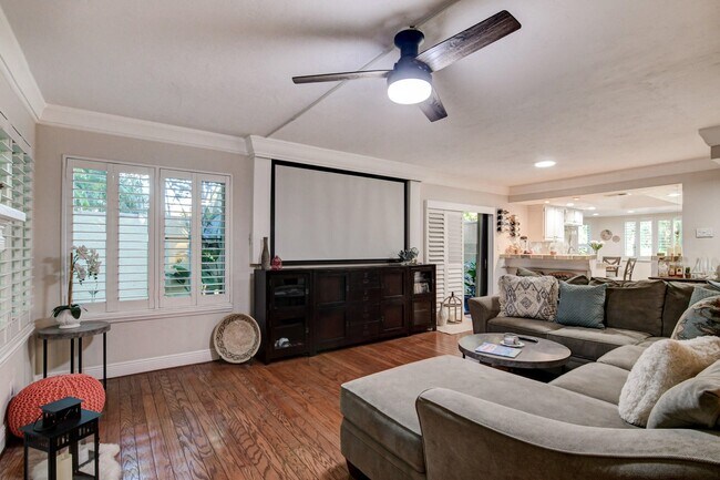 Building Photo - 20 Via Lago