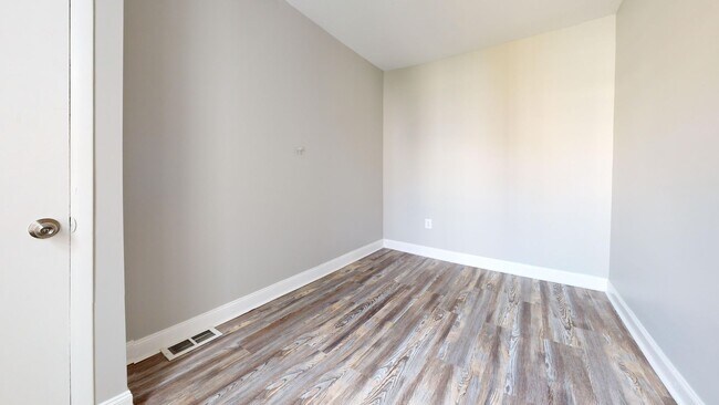 Building Photo - Big Two Bedroom House Near Germantown For ...