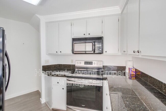 Building Photo - 3268 Via Marin