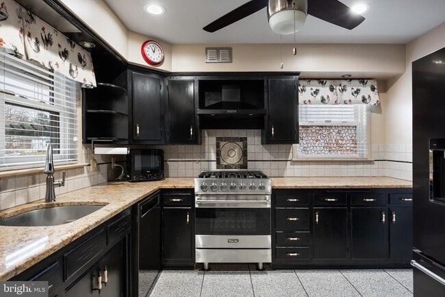 Building Photo - 55 E Evesham Rd