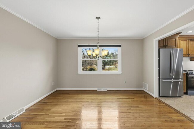 Building Photo - 2713 Wesleyan Dr