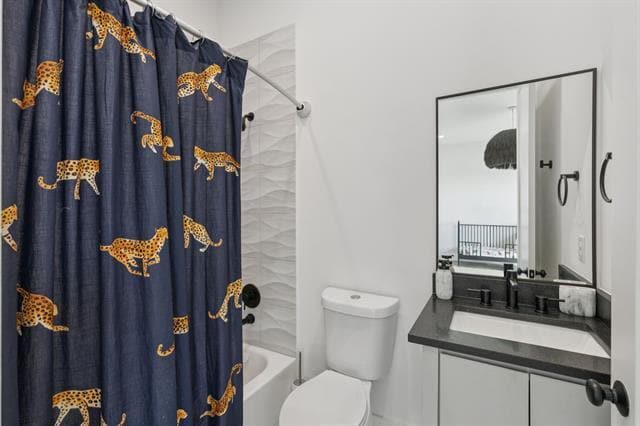 Building Photo - 2231 Madera St