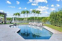 Building Photo - 2498 Eagle Run Dr