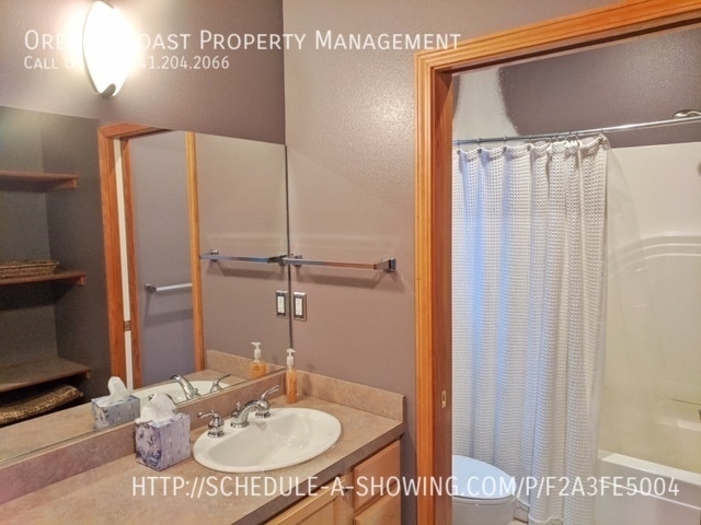 Building Photo - 3360 NW Oceanview Dr