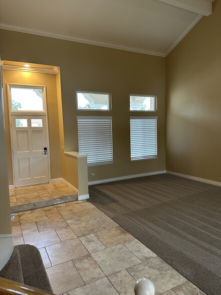 Building Photo - 15400 Zaharias St