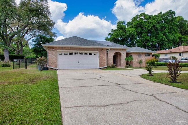 Building Photo - 8731 Thunderbird Dr